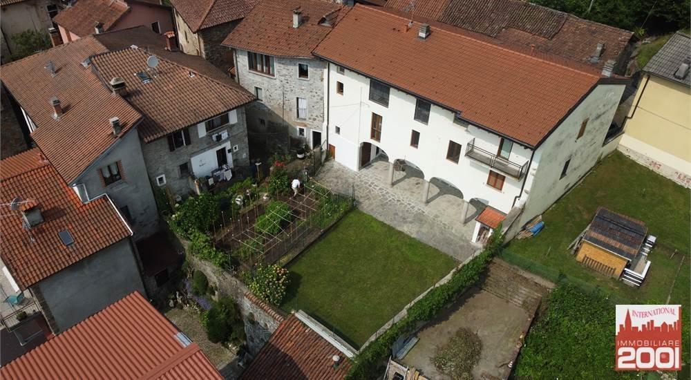 Villa in Cadegliano-Viconago, Lombardy, Italy 2 - 15915582