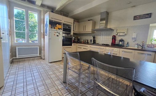 Castle for Sale in Brive-la-Gaillarde, Nouvelle-Aquitaine, France