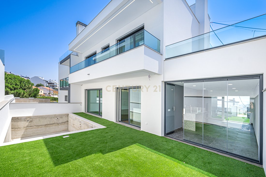 Villa in Pontinha e Famoes, Lisbon, Portugal 1 - 15883343