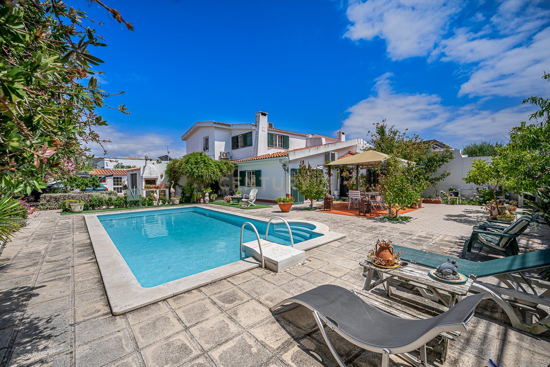 Villa in Corroios, Setubal, Portugal 1 - 15843494