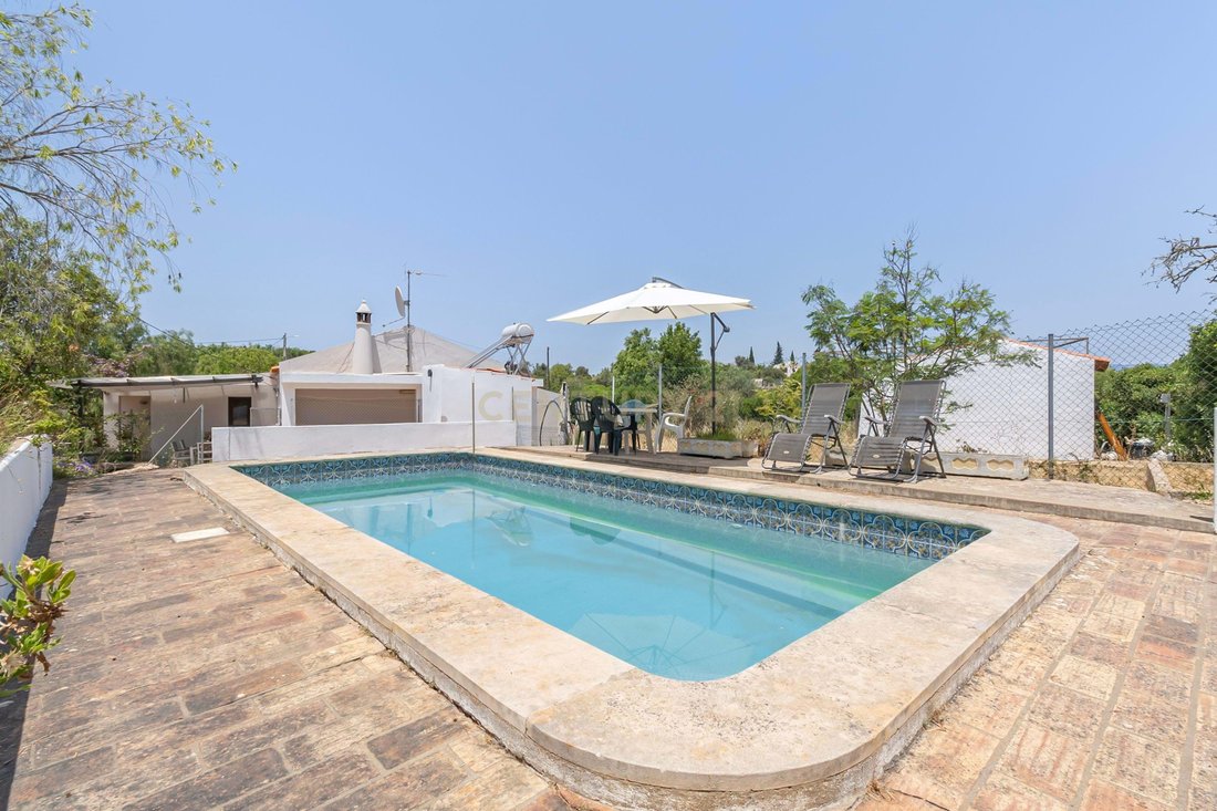 Villa in Mexilhoeira Grande, Algarve, Portugal 2 - 15914332