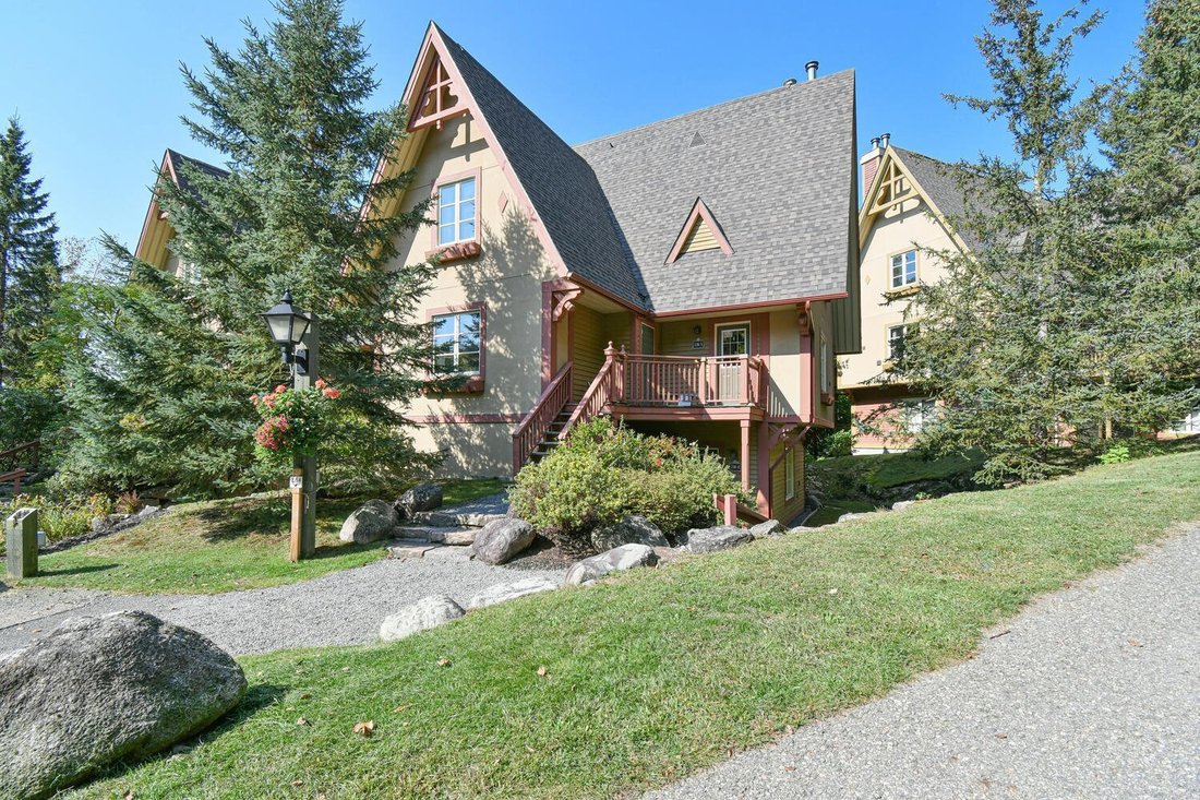 Condo in Mont-Tremblant, Quebec, Canada 1 - 15916321
