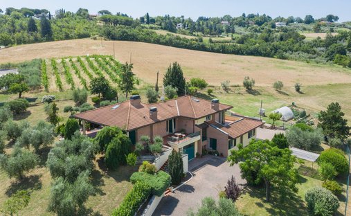 Villa à Santarcangelo di Romagna, Émilie-Romagne, Italie 1