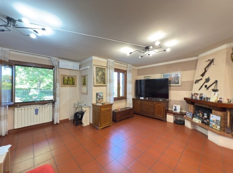 Villa in Massa e Cozzile, Tuscany, Italy 4 - 15913595