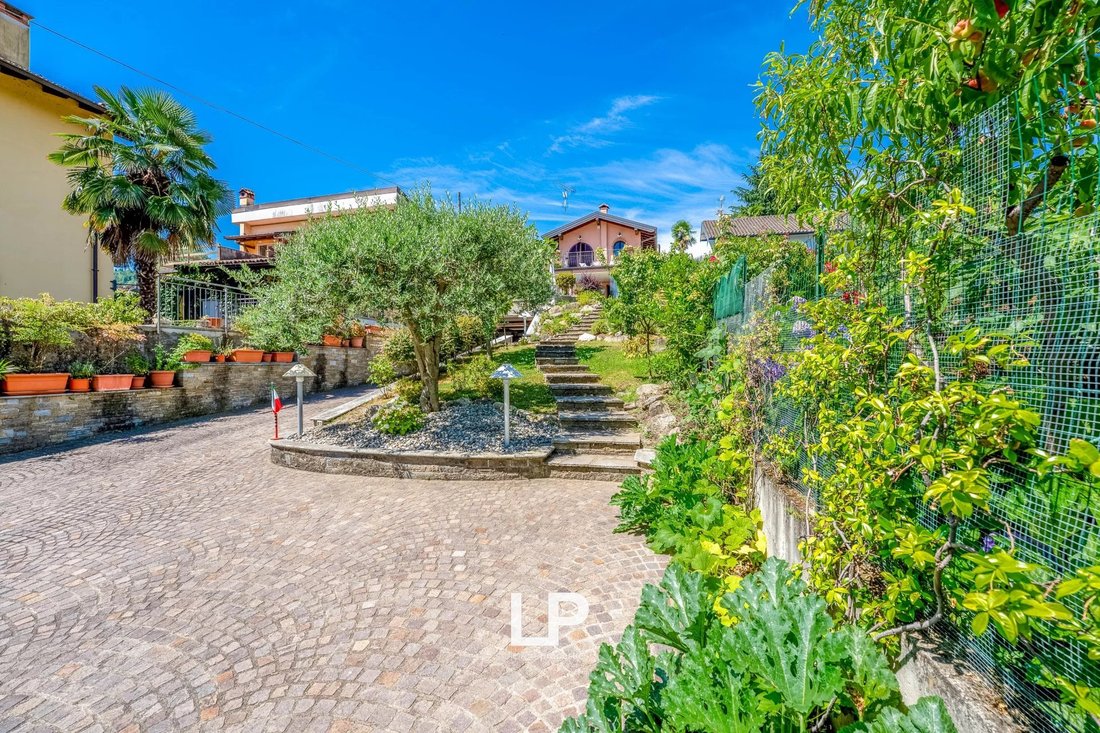 Villa in Meina, Piedmont, Italy 2 - 15913477