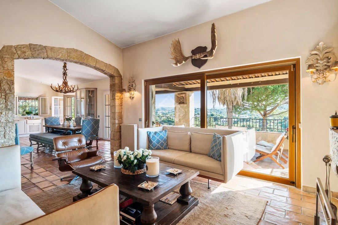 Villa in Saint-Paul-de-Vence, Provence-Alpes-Côte d'Azur, France 5 - 15913549