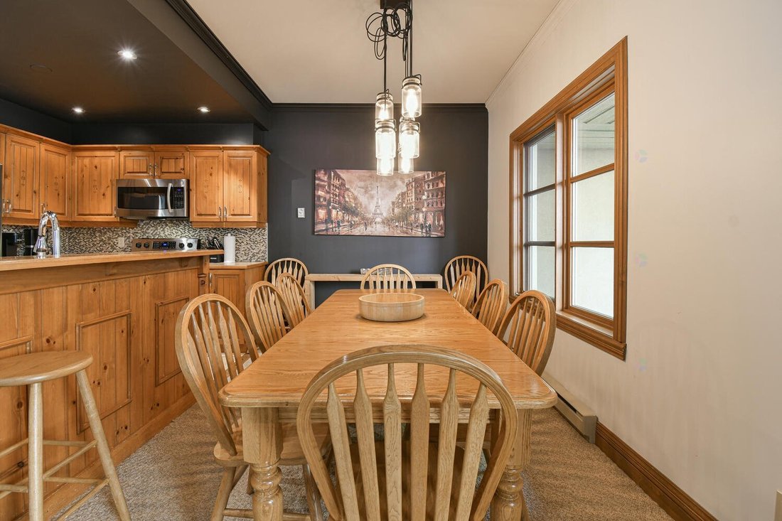Condo in Mont-Tremblant, Quebec, Canada 4 - 15916321