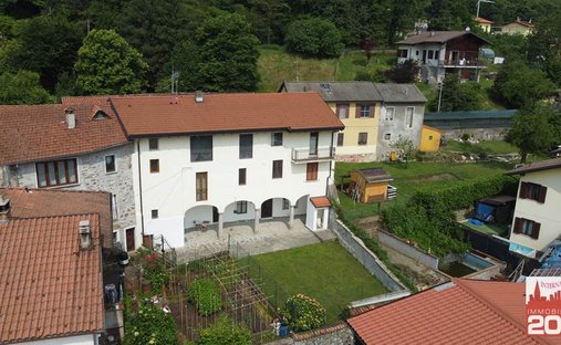 Villa in Cadegliano-Viconago, Lombardei, Italien 1