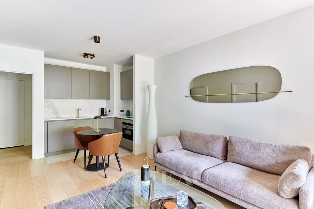 Apartment in Ecole Militaire, Paris 7e Arrondissement, Paris 4 - 15914233