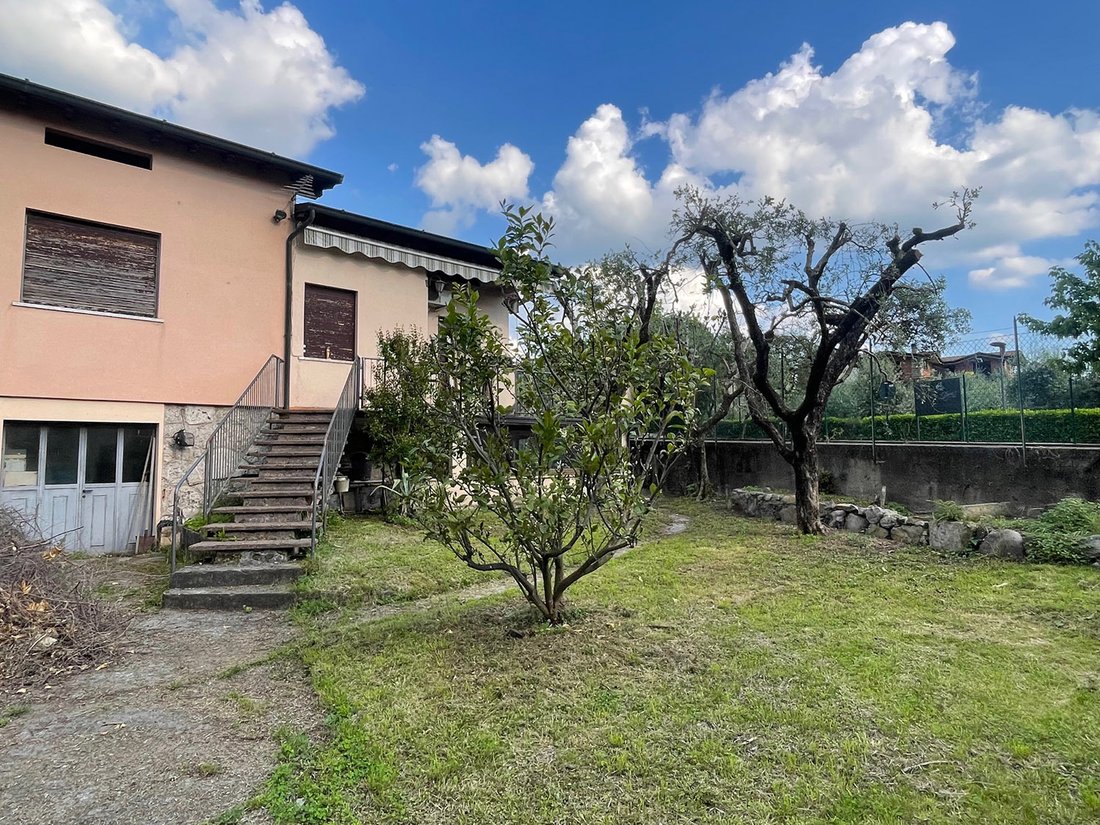 Villa a Sale Marasino, Lombardia, Italia 2 - 15917486