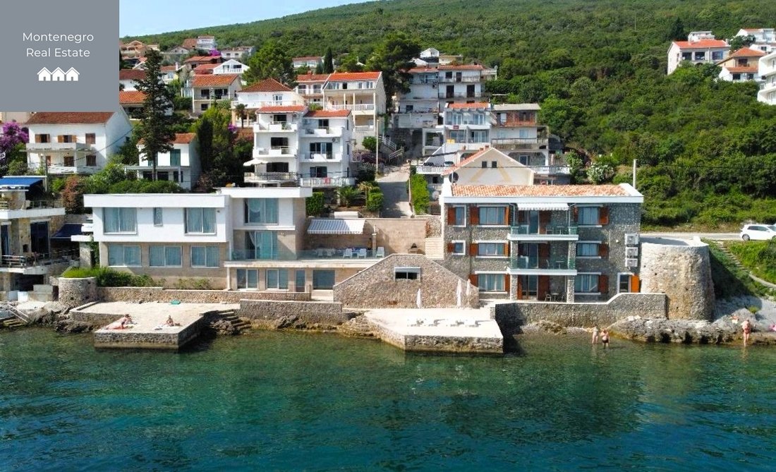 Villa in Krašići, Tivat Municipality, Montenegro 1 - 15919025