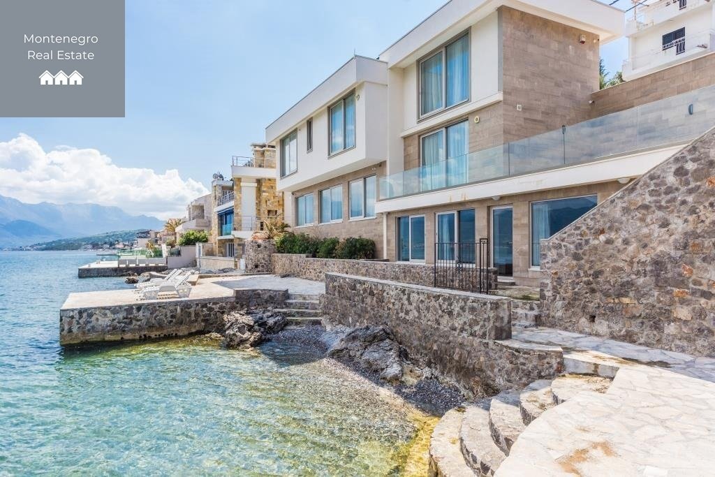 Villa in Krašići, Tivat Municipality, Montenegro 1 - 15919042