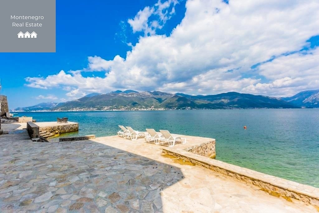 Villa in Krašići, Tivat Municipality, Montenegro 4 - 15919025