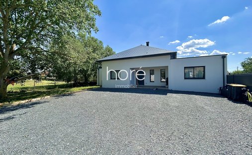House in May-sur-Orne, Saint-Martin-de-May, France 1