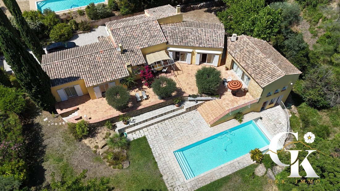 House in Saint-Cyr-sur-Mer, Provence-Alpes-Côte d'Azur, France 1 - 15861179