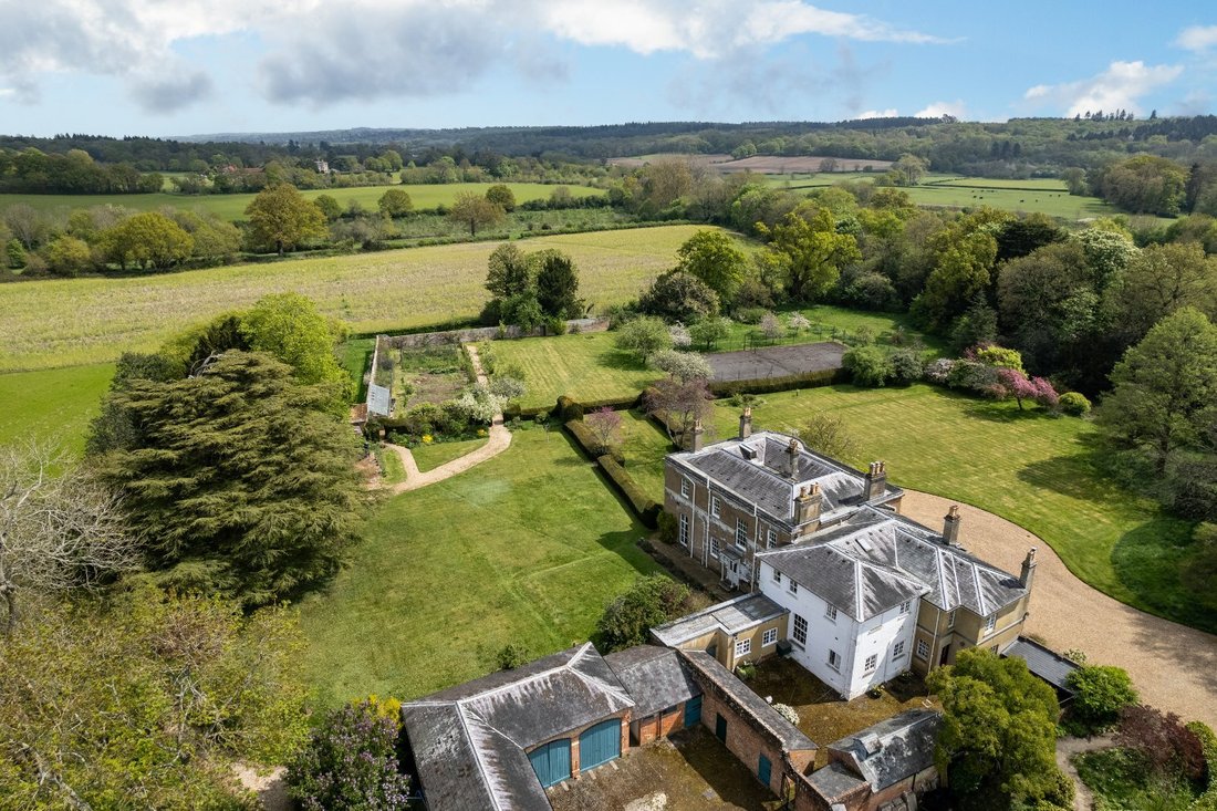 House in Bentley, England 3 - 15917812