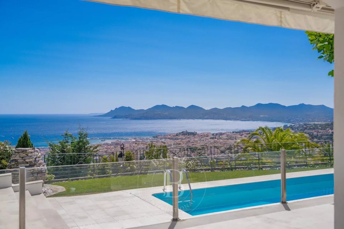 Villa in Cannes, Provence-Alpes-Côte d'Azur, France 1 - 15917646