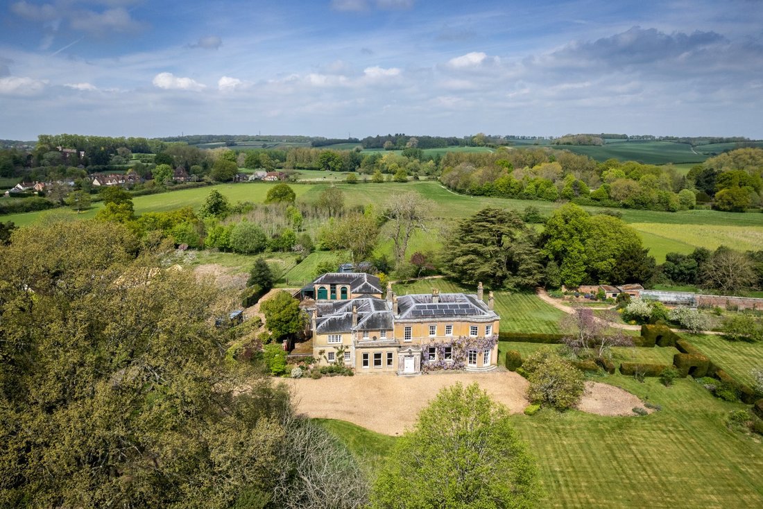 House in Bentley, England 2 - 15917812