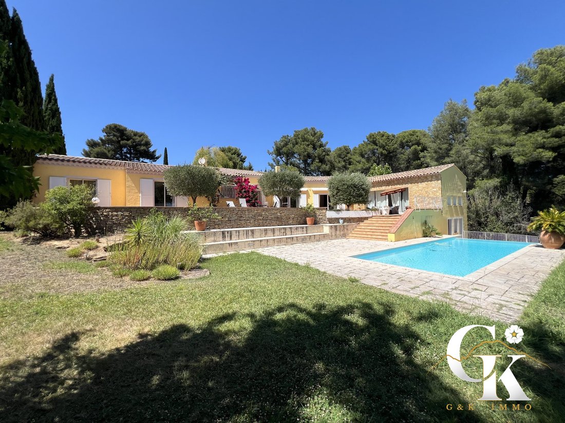 House in Saint-Cyr-sur-Mer, Provence-Alpes-Côte d'Azur, France 2 - 15861179