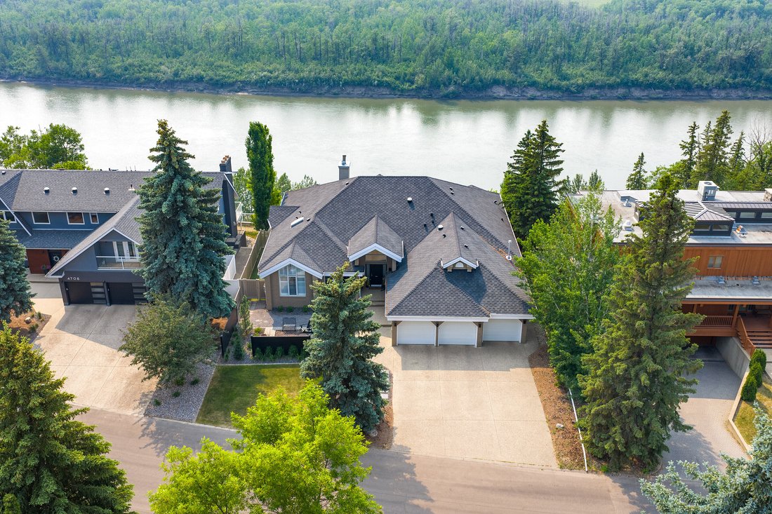 House in Edmonton, Alberta, Canada 1 - 15920058