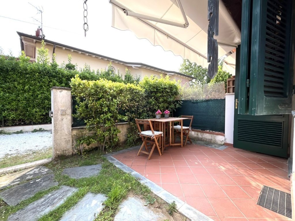 House in Pietrasanta, Tuscany, Italy 3 - 15924040