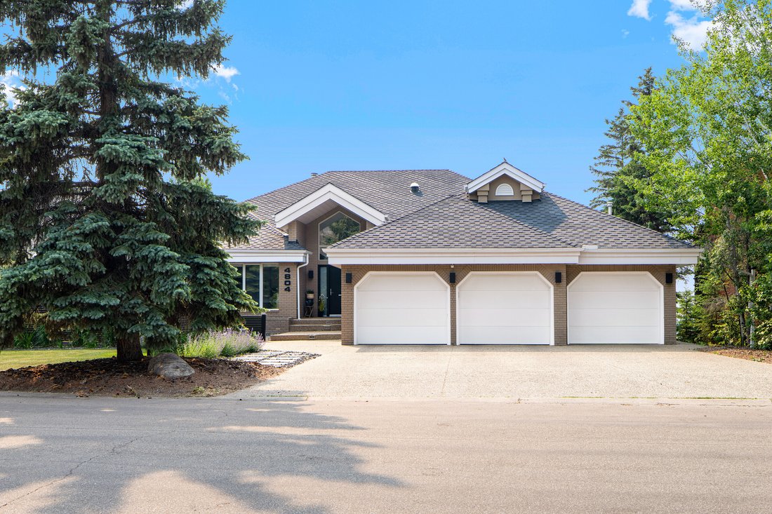 House in Edmonton, Alberta, Canada 3 - 15920058
