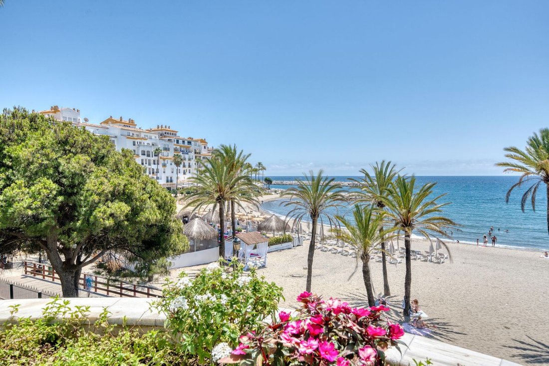 Apartment in Puerto Banus, Marbella, Spain 2 - 15870962