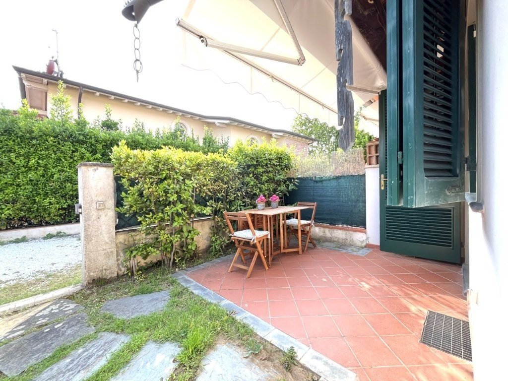 House in Pietrasanta, Tuscany, Italy 4 - 15924040