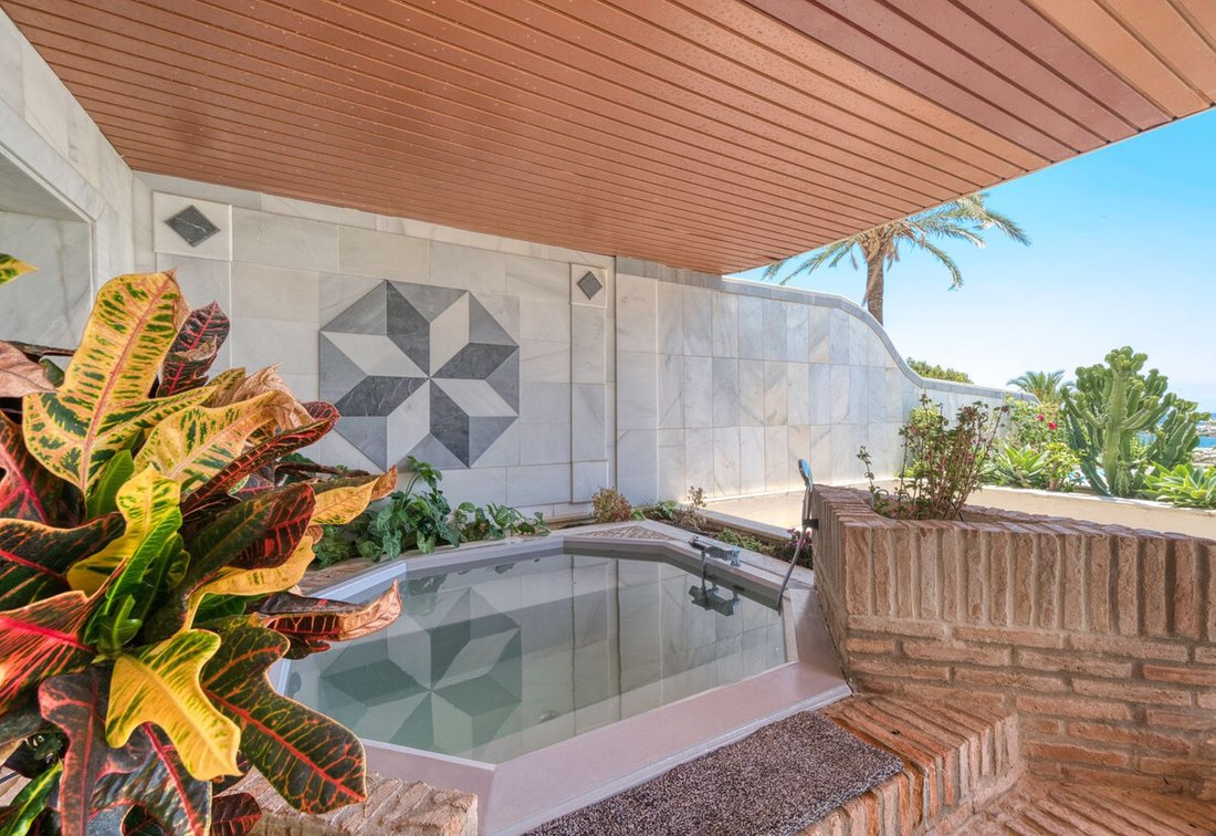 Apartment in Puerto Banus, Marbella, Spain 4 - 15870962
