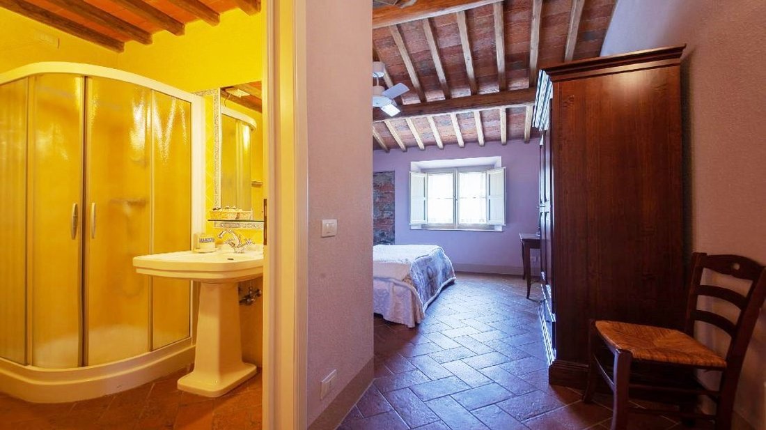 House in Historic Center, Lucca, Tuscany 2 - 15907903