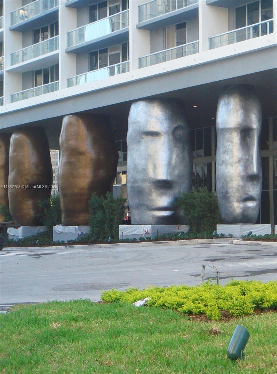 Condo Miami In Miami Florida - 1100xxs 