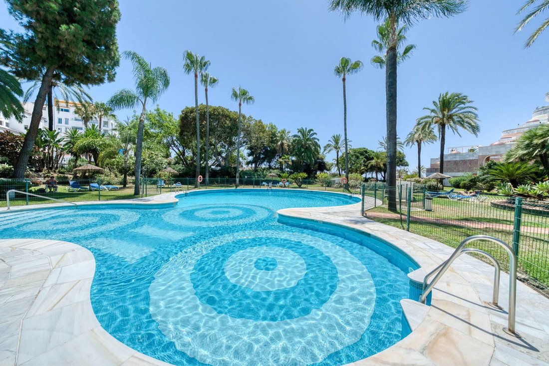 Apartment in Puerto Banus, Marbella, Spain 3 - 15870962