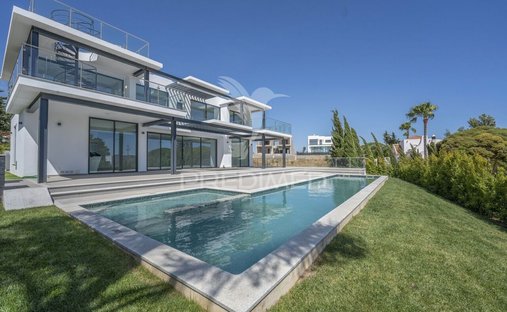 House in Praia dos Pescadores, Olhos de Agua, Portugal 1