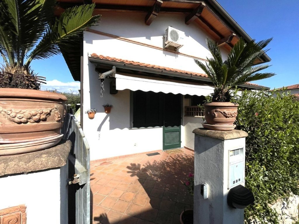 House in Pietrasanta, Tuscany, Italy 5 - 15924045