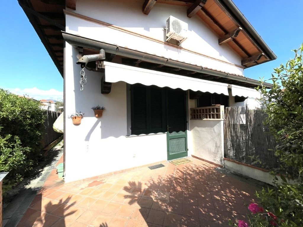 House in Pietrasanta, Tuscany, Italy 4 - 15924045