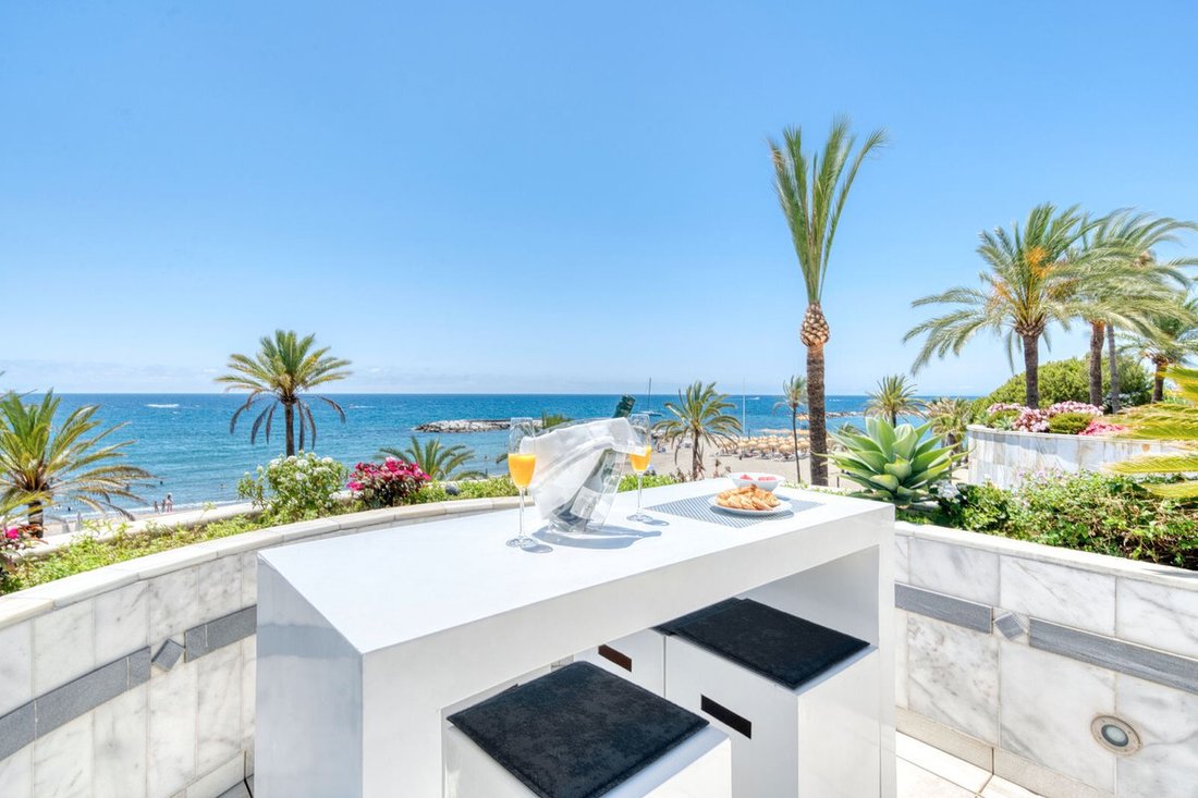 Apartment in Puerto Banus, Marbella, Spain 1 - 15870962