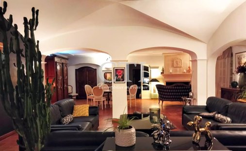 Castle for Sale in Saint-Quintin-sur-Sioule, Auvergne-Rhône-Alpes, France