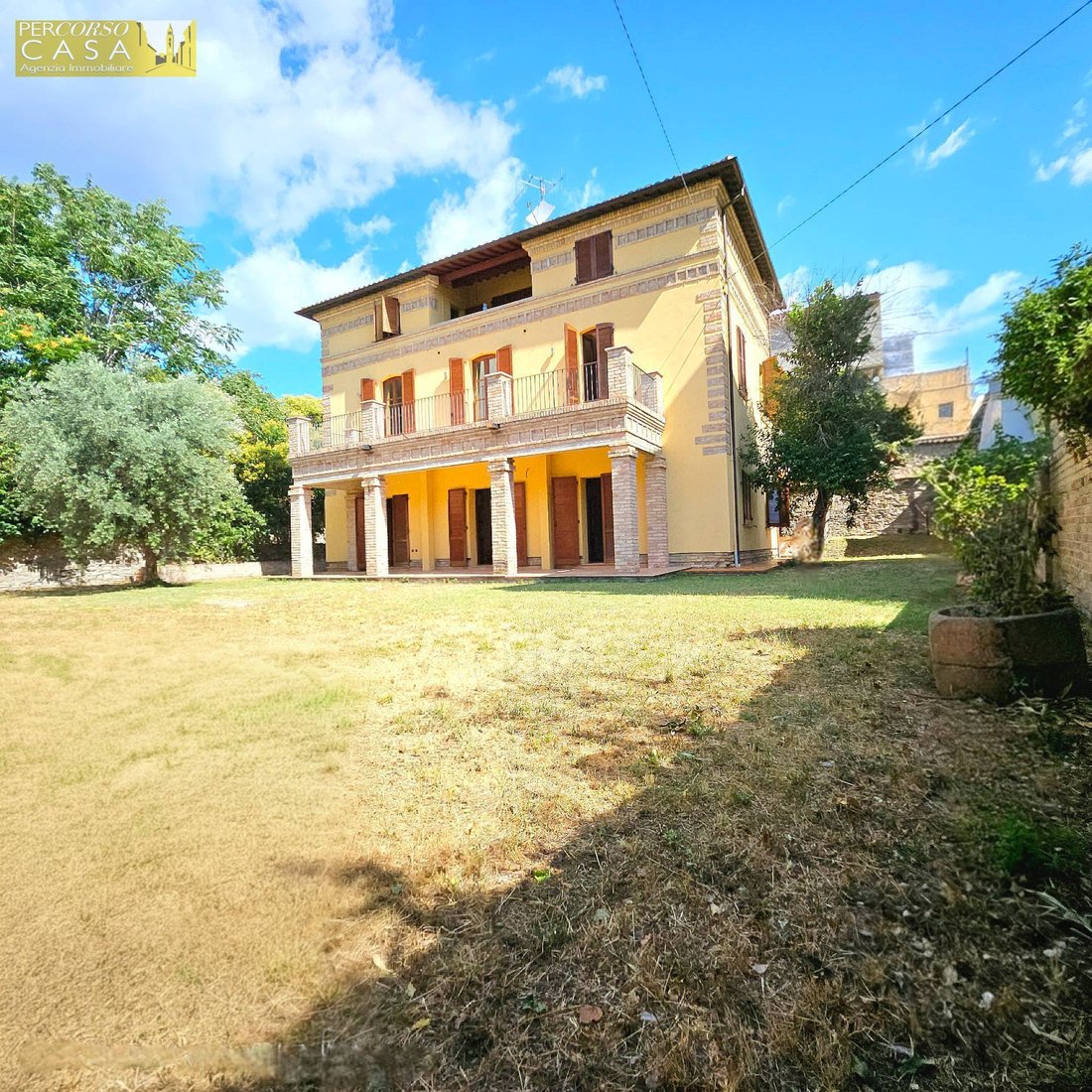 Villa in Center, Teramo, Abruzzo 4 - 15926719
