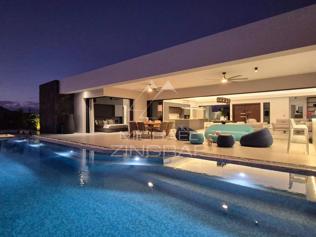 Villa in Grand Baie, Rivière du Rempart District, Mauritius 2 - 15927085