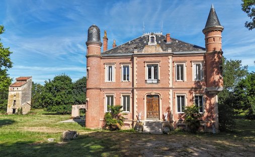 Estate in Pomponne, Montauban, France 1