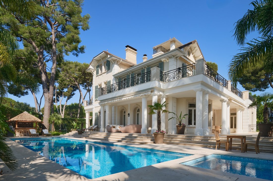 House in Antibes, Provence-Alpes-Côte d'Azur, France 3 - 15921186
