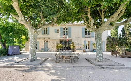 House in Saint-Rémy-de-Provence, Provence-Alpes-Côte d'Azur, France 1
