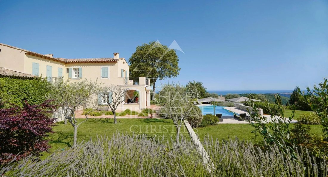 Villa in Tourrettes-sur-Loup, Provence-Alpes-Côte d'Azur, France 1 - 15913986