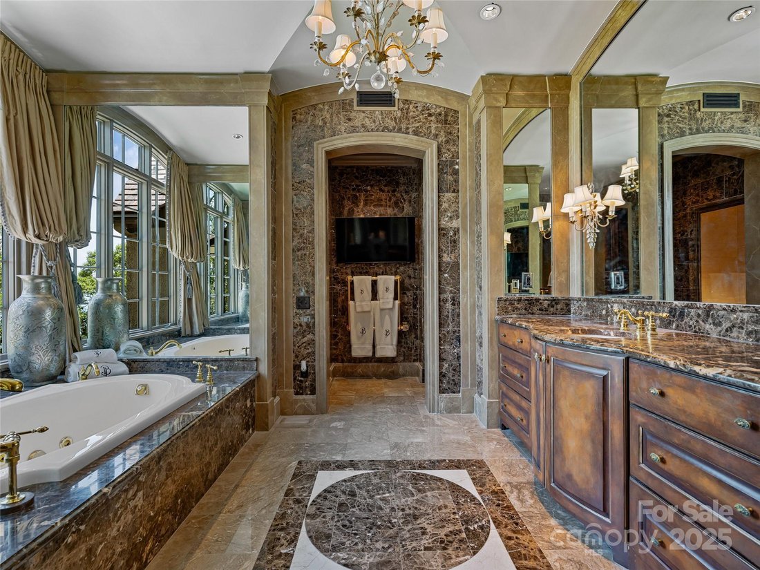 House in Asheville, North Carolina, United States 4 - 15927165