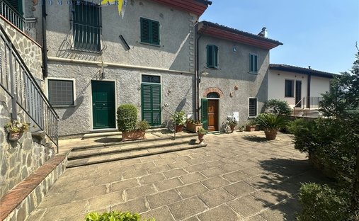 Country House in Bacchereto - Santa Cristina a Mezzana, Comeana, Tuscany 1