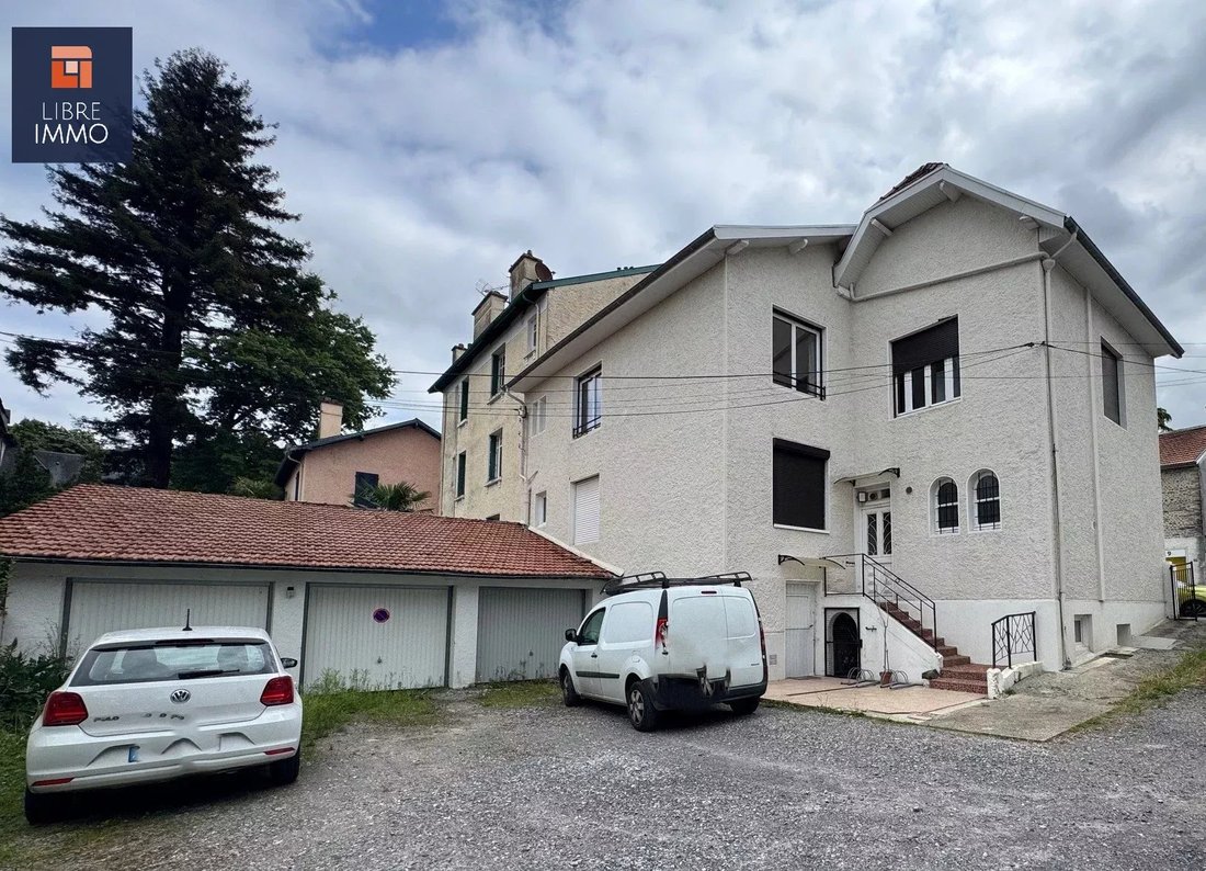 Pau, Nouvelle-Aquitaine, France 4 - 15924025