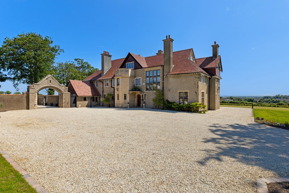 Seamount House: A Crown of History Upon Dublin’s Emerald Coast