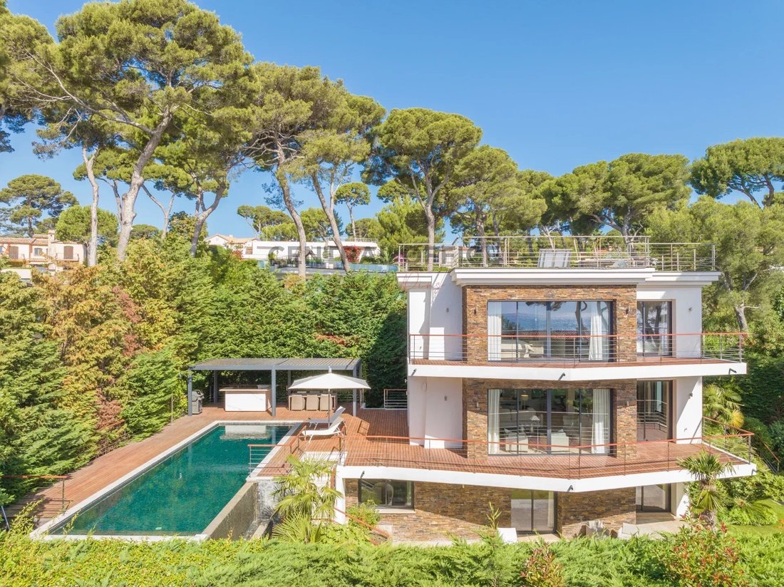 Villa in Antibes, Provence-Alpes-Côte d'Azur, France 3 - 15663601