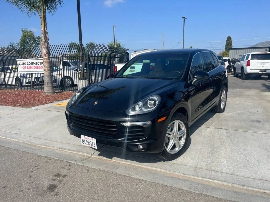 Suv in Spring Valley, CA, United States 3 - 14322858