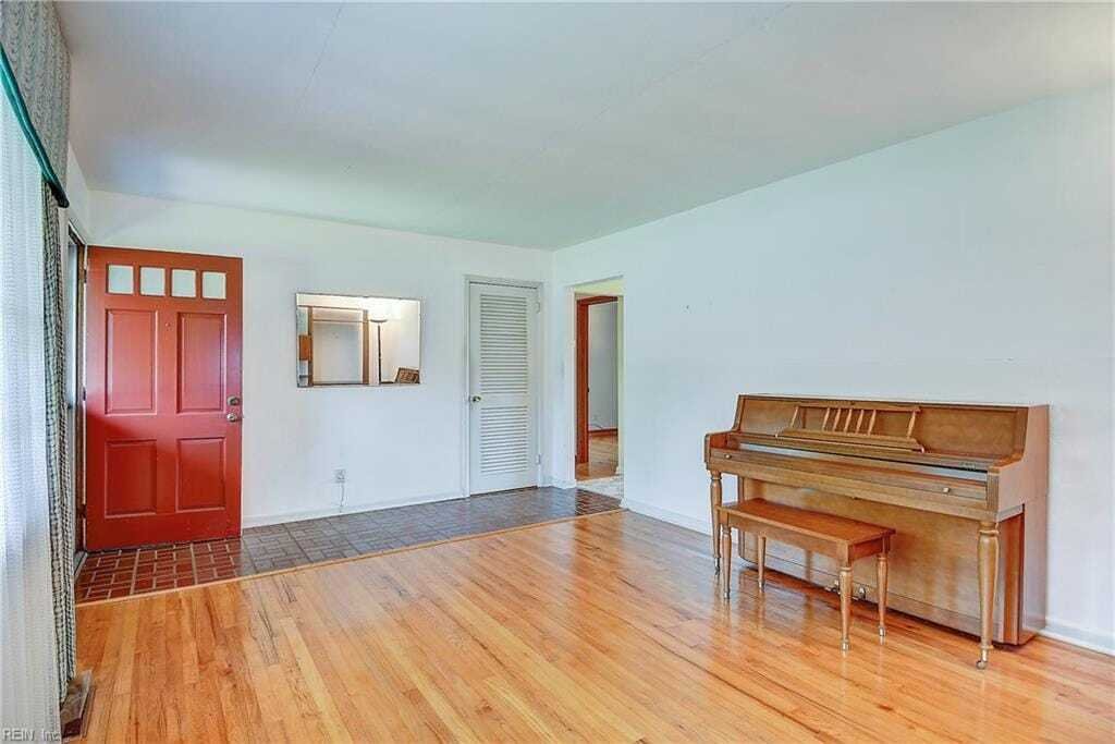 Single Family For Sale In Virginia - 1100xxs 